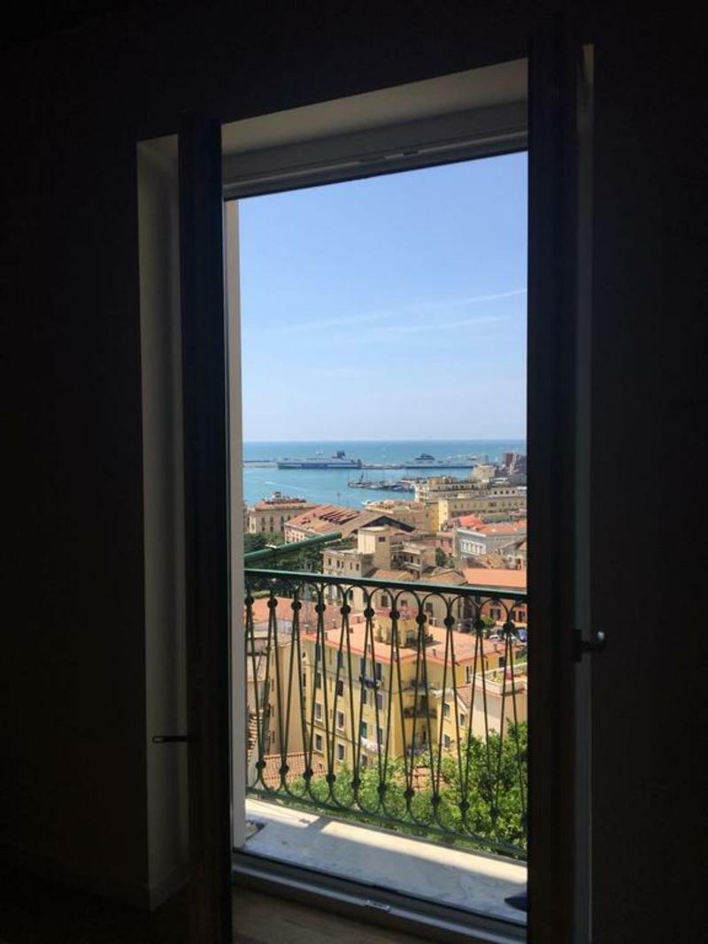 Bed And Travel Apartment La Minerva Suite サレルノ エクステリア 写真