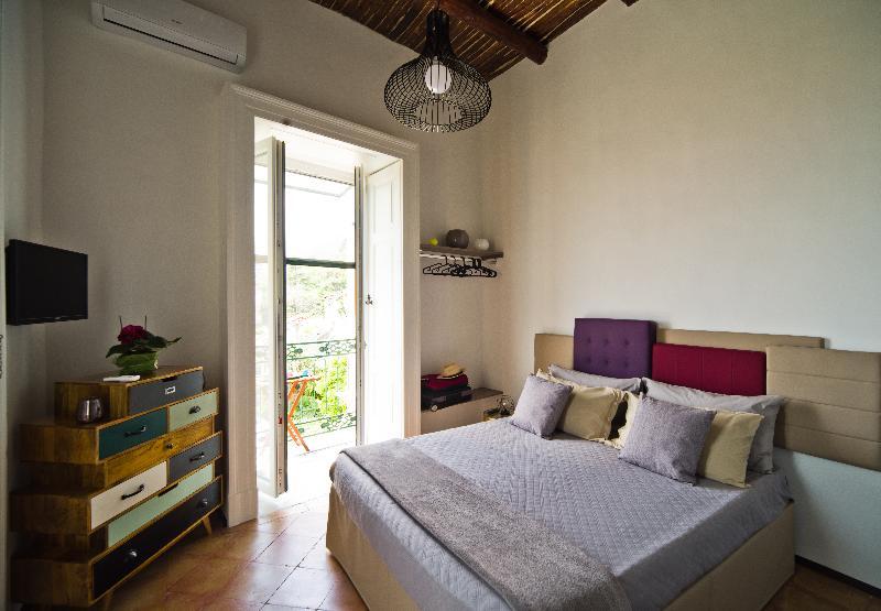 Bed And Travel Apartment La Minerva Suite サレルノ エクステリア 写真